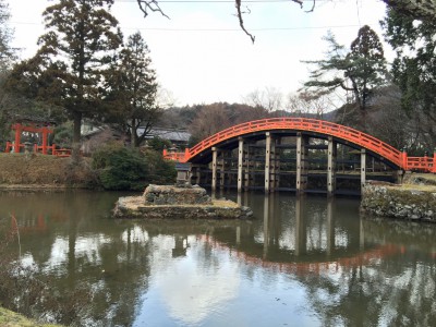 外鳥居、神橋、池