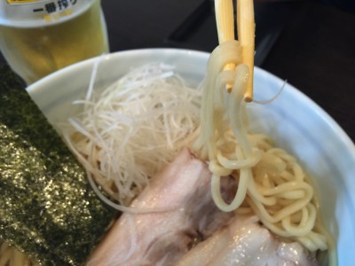 少し太めの麺