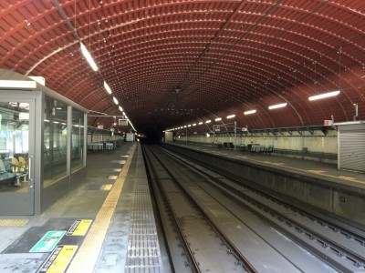 武田尾駅はトンネル内にホーム