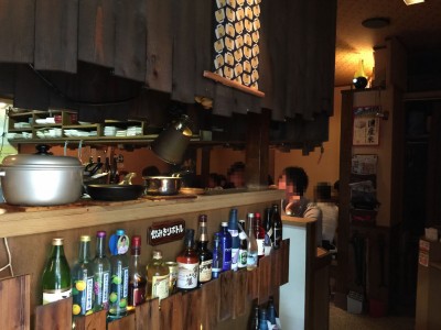 やきとり屋 とりしゅう・入口付近