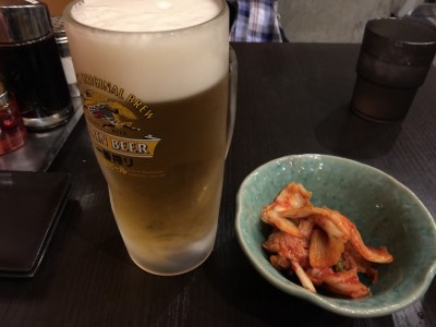 麺や運・ビールとキムチ