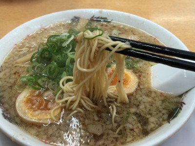 味玉ラーメンの麺