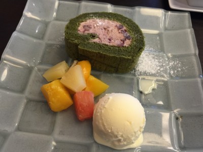 丹波大納言 小豆クリームの抹茶ロールケーキ