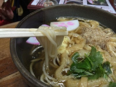 ささめうどんの麺は細麺