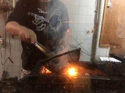 馬バラ肉の炙り焼き中