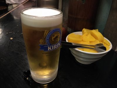 生ビールとたくあん