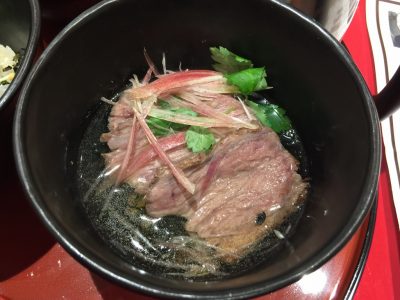 お出し入れた肉茶漬け