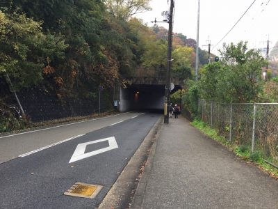 生瀬駅から国道176号線へ