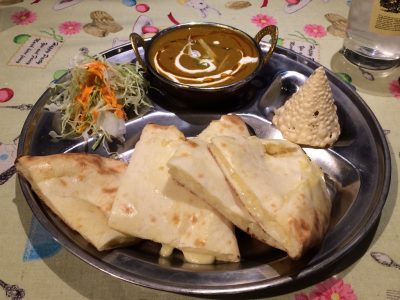 ネパール料理「サンチャイ」サービスランチ（チーズナン）
