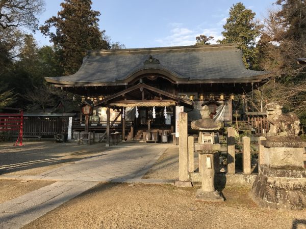 大和神社・拝殿