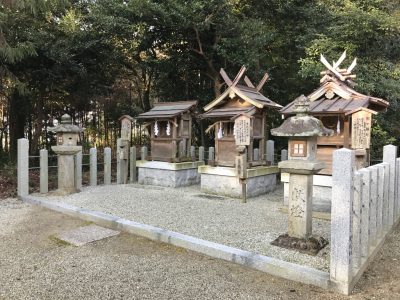 摂社・末社「朝日神社」「事代主神社」「厳島神社」