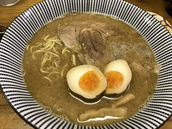 レギュラー魚介豚骨醤油ラーメン