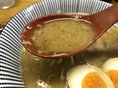 魚介豚骨醤油ラーメンのスープ