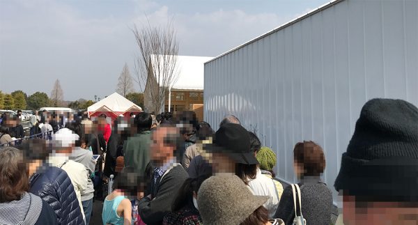 道の駅オープン切符・行列