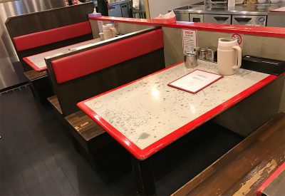 宮っ子ラーメン伊丹店・テーブル席