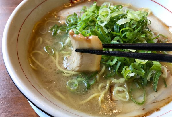 エース軒とんこつラーメン チャーシュー