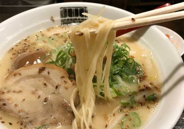 とんこつ 味付煮玉子盛り 自家製極細麺