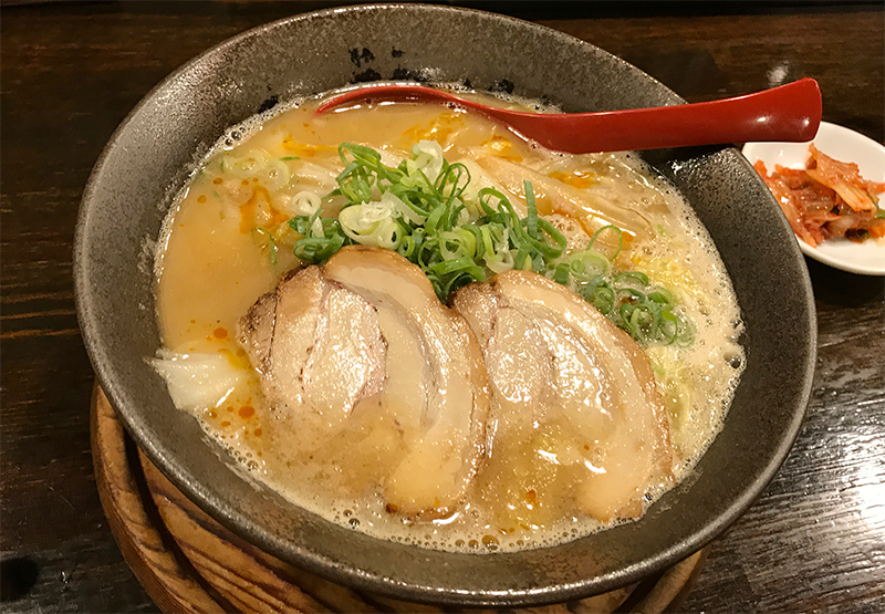 とんこつ醤油 さんじん醤油盛り