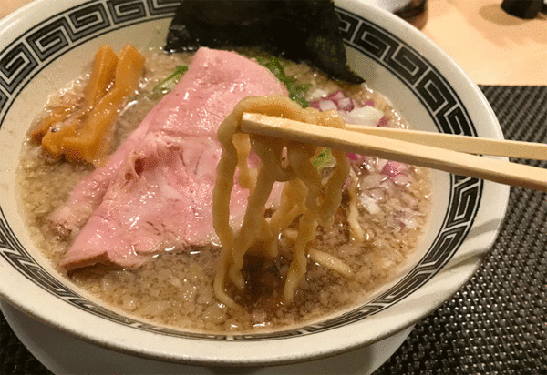 セアブラノ神 背脂煮干そば 太麺