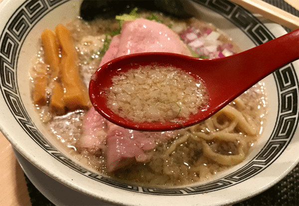 セアブラノ神 背脂煮干そば スープ