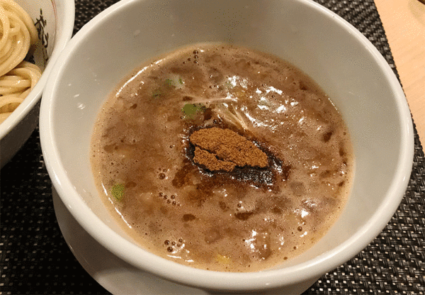 セアブラノ神 濃厚魚介つけ麺 スープ