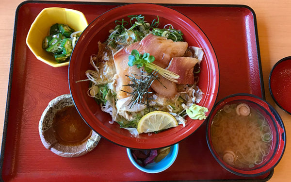 蔵前温泉 さらさの湯 お食事処 笹味楽 花かつおごはんの鰤漬丼