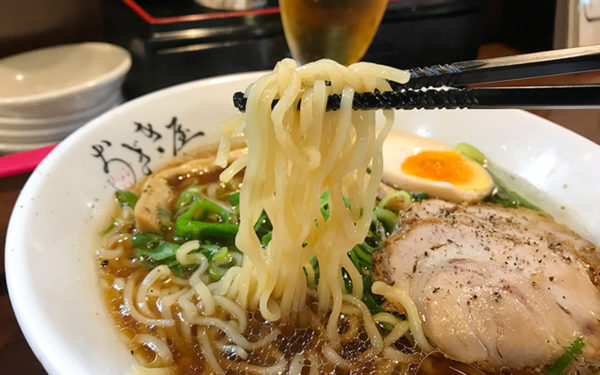 らーめん おざき屋 しょうゆラーメン ちぢれ麺