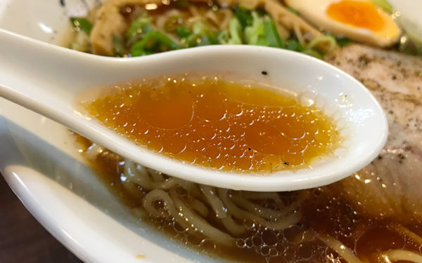 らーめん おざき屋 しょうゆラーメン スープ