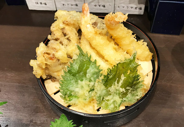 天ぷら盛り合わせ 立ち食い寿司屋 立ち飲み すしいち